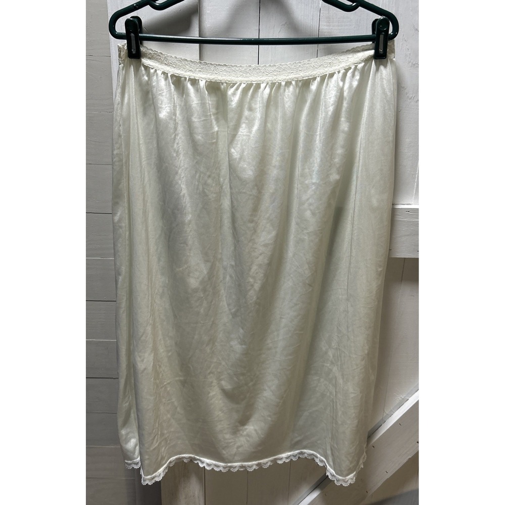 Vintage Luxer Dame Nylon Cream  Half Slip Lace Detail Size Waist 33 Length 30